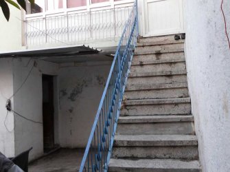 KİLİS KÜÇÜK ÇARŞIDA SATILIK HAVUŞLU MÜSTAKİL EV