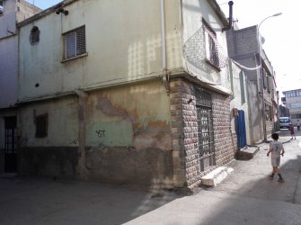 KİLİS KÜÇÜK ÇARŞIDA SATILIK HAVUŞLU MÜSTAKİL EV