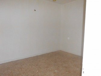 KİLİS KARATAŞ ESKİ KARAKOL KARŞISINDA SATILIK DAİRE 