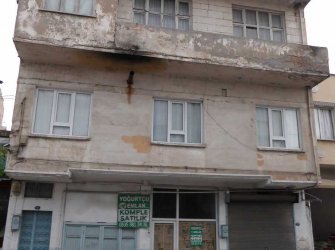 Kilis Karataş'ın Göbeğinde Komple 3 Katlı Bina Altında 3 Dükkan Beraberinde